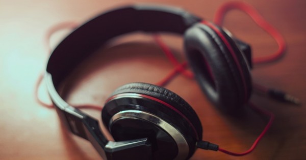 Right Qoutes's answer to How Can I Easily Check the Battery Life of My AirPods? - Quora