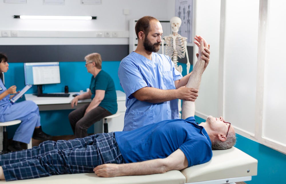 When to See an Orthopedic Specialist: Key Signs and Symptoms