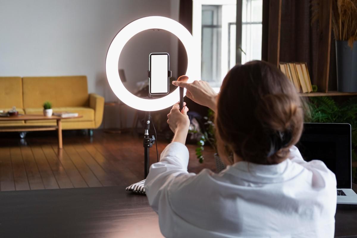 Studio vs. Smartphone: Which Produces Better Ad Results...