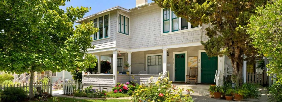 Realty One Group Commercial Cover Image