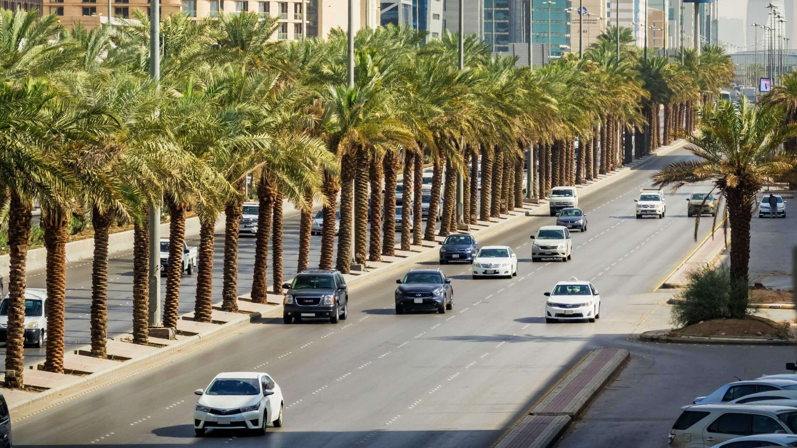 #1 Luxury Umrah Taxi Service in Saudi Arabia | Cabs Company